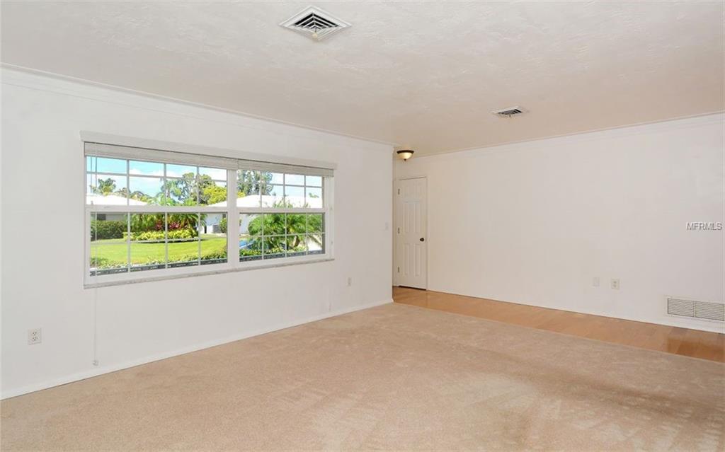 3312 SPRING MILL CIRCLE, SARASOTA, Florida 34239, 2 Bedrooms Bedrooms, 7 Rooms Rooms,2 BathroomsBathrooms,Residential,For sale,SPRING MILL,A4207270