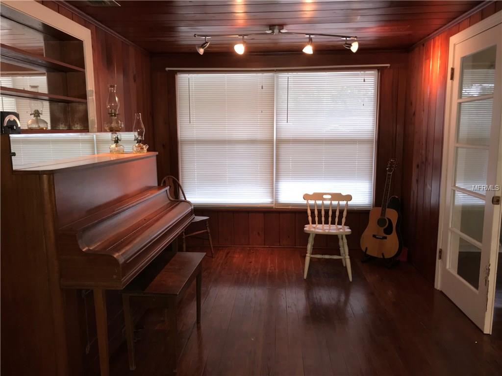 1109 COMMODORE STREET, CLEARWATER, Florida 33755, 3 Bedrooms Bedrooms, 7 Rooms Rooms,2 BathroomsBathrooms,Residential,For sale,COMMODORE,U7845750