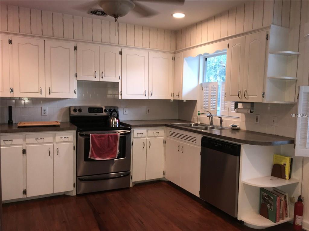 1109 COMMODORE STREET, CLEARWATER, Florida 33755, 3 Bedrooms Bedrooms, 7 Rooms Rooms,2 BathroomsBathrooms,Residential,For sale,COMMODORE,U7845750