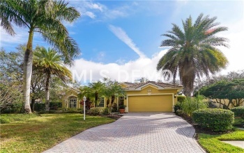 7715 LATROBE COURT, LAKEWOOD RANCH, Florida 34202, 4 Bedrooms Bedrooms, 7 Rooms Rooms,2 BathroomsBathrooms,Residential,For sale,LATROBE,A4208915