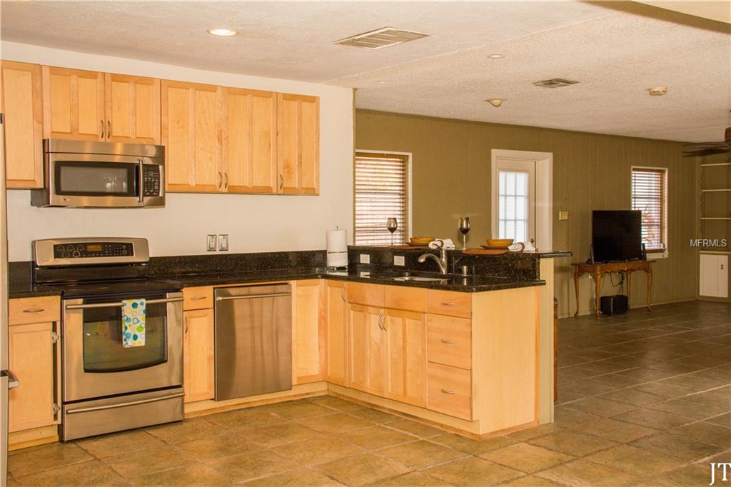 809 S BUMBY AVENUE, ORLANDO, Florida 32803, 3 Bedrooms Bedrooms, 8 Rooms Rooms,2 BathroomsBathrooms,Residential,For sale,BUMBY,O5561612