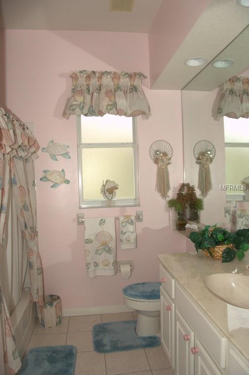 6111 WINCHESTER PLACE, SARASOTA, Florida 34243, 3 Bedrooms Bedrooms, 8 Rooms Rooms,2 BathroomsBathrooms,Residential,For sale,WINCHESTER,A4198967