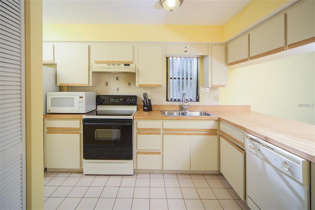 926 CAPRI ISLES BOULEVARD, VENICE, Florida 34292, 2 Bedrooms Bedrooms, 4 Rooms Rooms,2 BathroomsBathrooms,Residential,For sale,CAPRI ISLES,N5915163