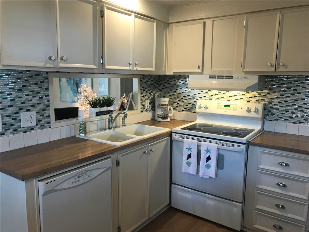 350 LONGWOOD DRIVE, VENICE, Florida 34285, 2 Bedrooms Bedrooms, 6 Rooms Rooms,2 BathroomsBathrooms,Residential,For sale,LONGWOOD,N5915517