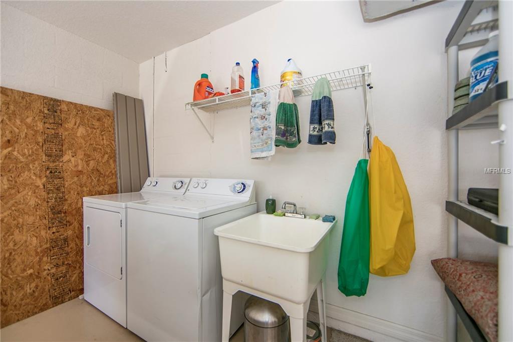 419 LAKE SUZANNE DRIVE, LAKE WALES, Florida 33859, 2 Bedrooms Bedrooms, 6 Rooms Rooms,2 BathroomsBathrooms,Residential,For sale,LAKE SUZANNE,P4718478