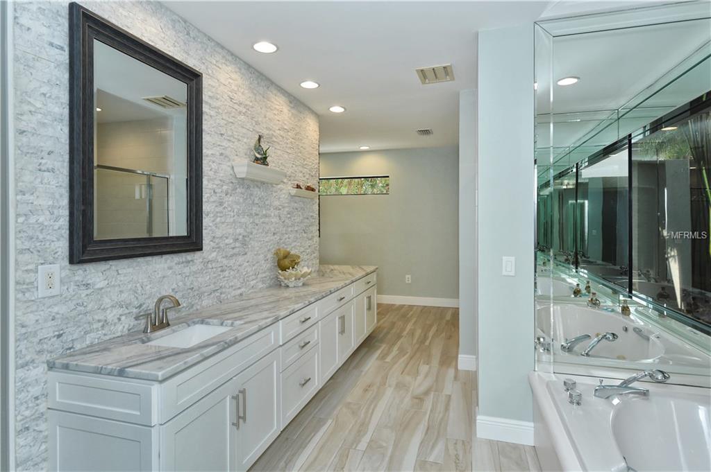 7313 CRAPE MYRTLE WAY, SARASOTA, Florida 34241, 3 Bedrooms Bedrooms, 4 Rooms Rooms,3 BathroomsBathrooms,Residential,For sale,CRAPE MYRTLE,A4206681