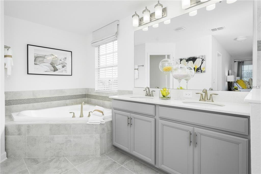 9209 CUT SHOT DRIVE, WINTER GARDEN, Florida 34787, 5 Bedrooms Bedrooms, 12 Rooms Rooms,3 BathroomsBathrooms,Residential,For sale,CUT SHOT,T2923919