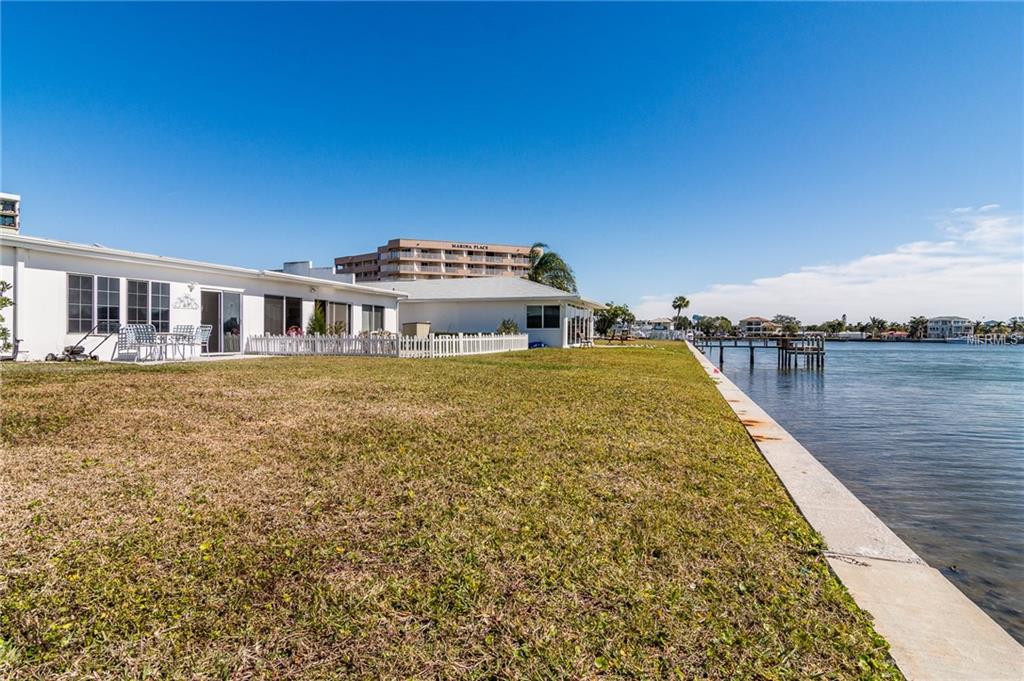 2552 GARY CIRCLE, DUNEDIN, Florida 34698, 2 Bedrooms Bedrooms, 5 Rooms Rooms,2 BathroomsBathrooms,Residential,For sale,GARY,U7846464