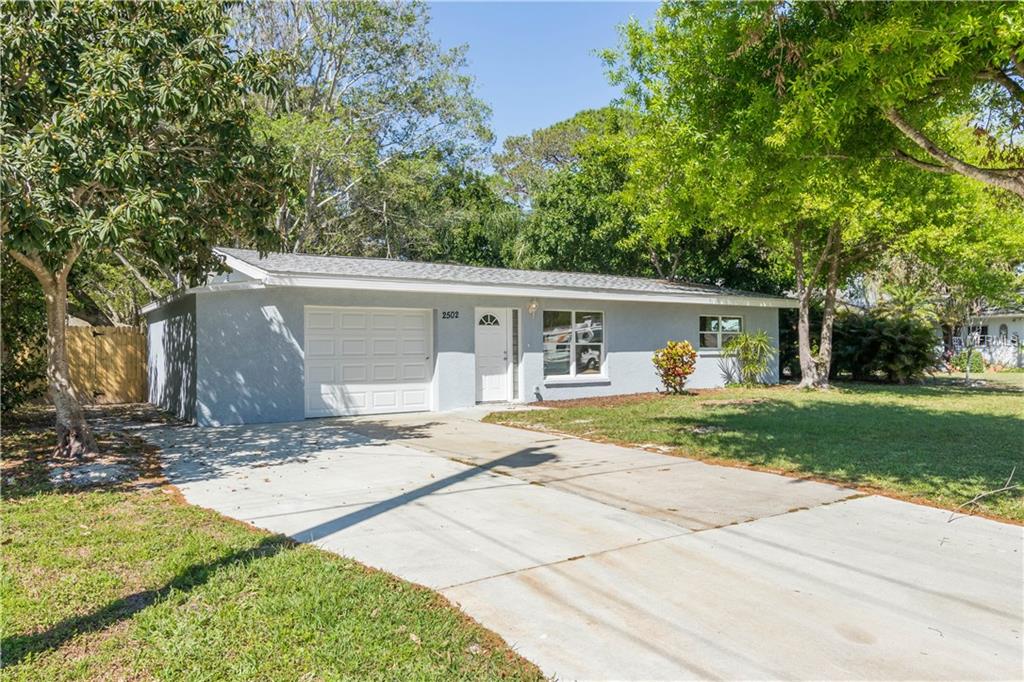2502 ROBINSON AVENUE, SARASOTA, Florida 34232, 3 Bedrooms Bedrooms, 7 Rooms Rooms,2 BathroomsBathrooms,Residential,For sale,ROBINSON,A4209635