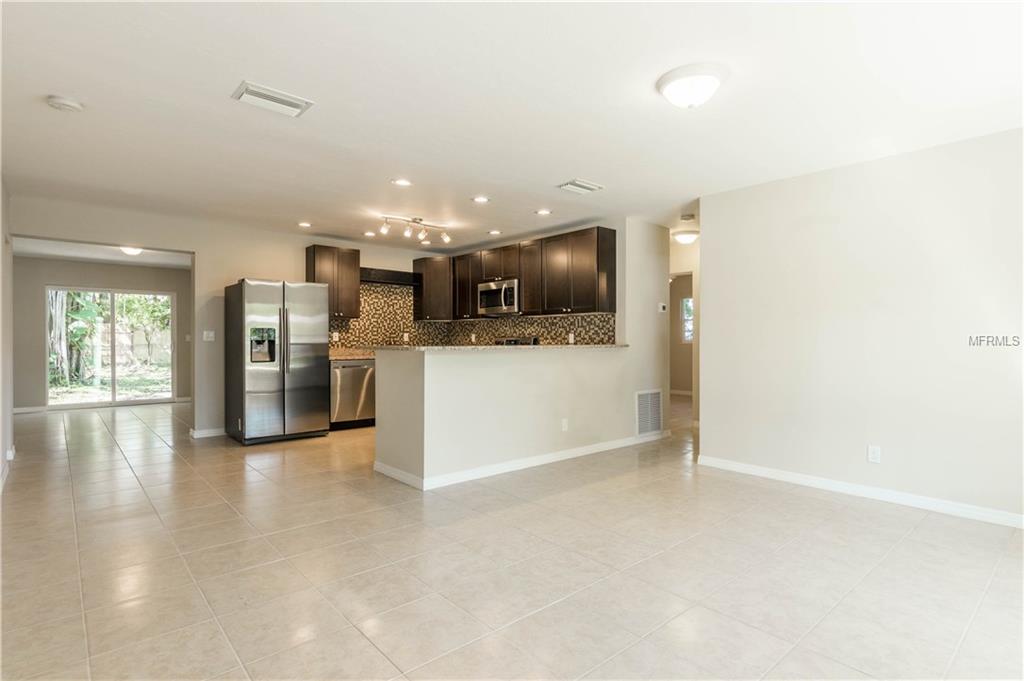 2502 ROBINSON AVENUE, SARASOTA, Florida 34232, 3 Bedrooms Bedrooms, 7 Rooms Rooms,2 BathroomsBathrooms,Residential,For sale,ROBINSON,A4209635