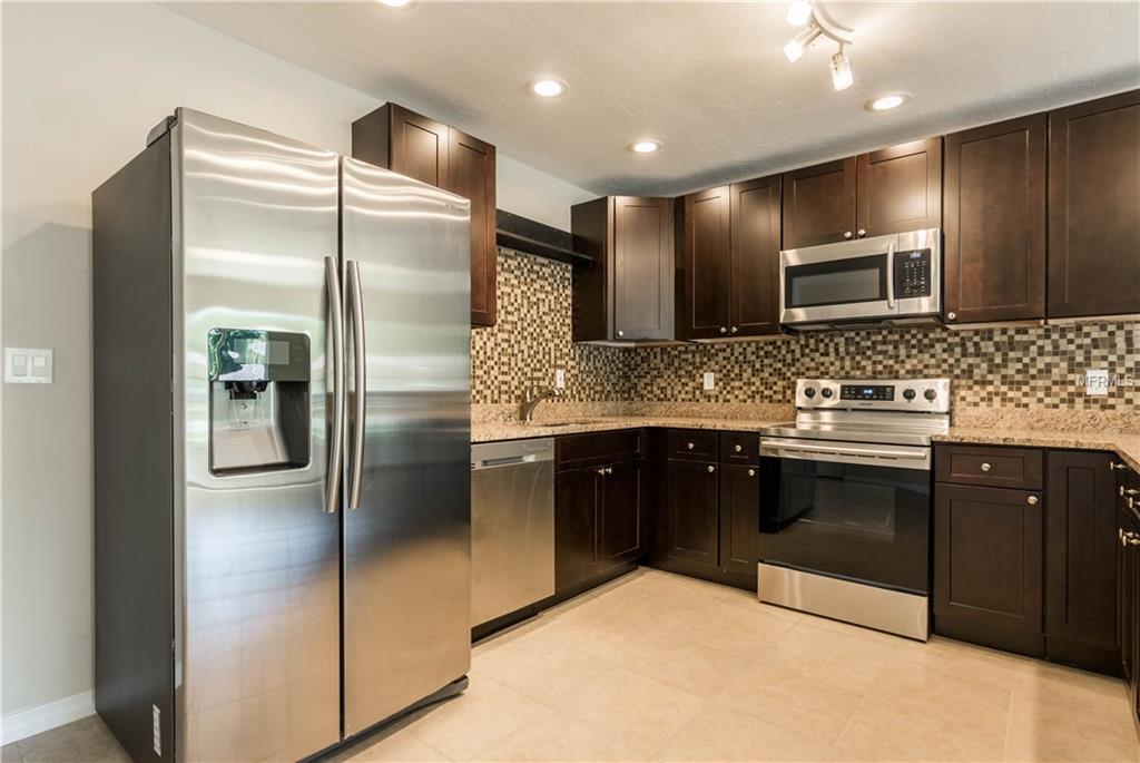 2502 ROBINSON AVENUE, SARASOTA, Florida 34232, 3 Bedrooms Bedrooms, 7 Rooms Rooms,2 BathroomsBathrooms,Residential,For sale,ROBINSON,A4209635