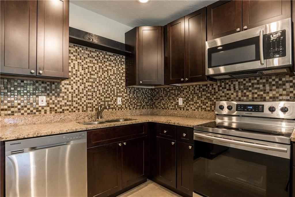 2502 ROBINSON AVENUE, SARASOTA, Florida 34232, 3 Bedrooms Bedrooms, 7 Rooms Rooms,2 BathroomsBathrooms,Residential,For sale,ROBINSON,A4209635