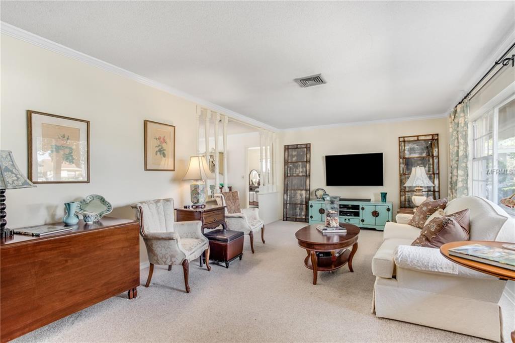 642 S RANGER BOULEVARD, WINTER PARK, Florida 32792, 4 Bedrooms Bedrooms, 10 Rooms Rooms,3 BathroomsBathrooms,Residential,For sale,RANGER,O5561435