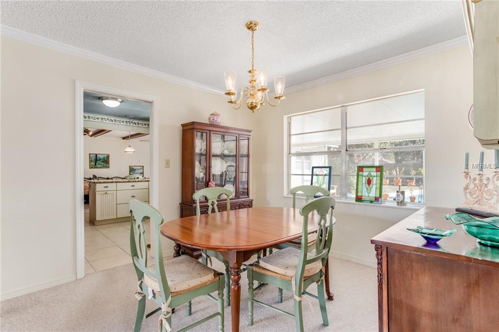 642 S RANGER BOULEVARD, WINTER PARK, Florida 32792, 4 Bedrooms Bedrooms, 10 Rooms Rooms,3 BathroomsBathrooms,Residential,For sale,RANGER,O5561435