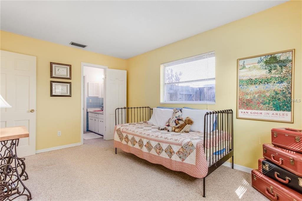 642 S RANGER BOULEVARD, WINTER PARK, Florida 32792, 4 Bedrooms Bedrooms, 10 Rooms Rooms,3 BathroomsBathrooms,Residential,For sale,RANGER,O5561435