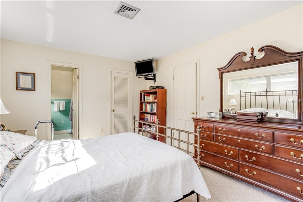 642 S RANGER BOULEVARD, WINTER PARK, Florida 32792, 4 Bedrooms Bedrooms, 10 Rooms Rooms,3 BathroomsBathrooms,Residential,For sale,RANGER,O5561435