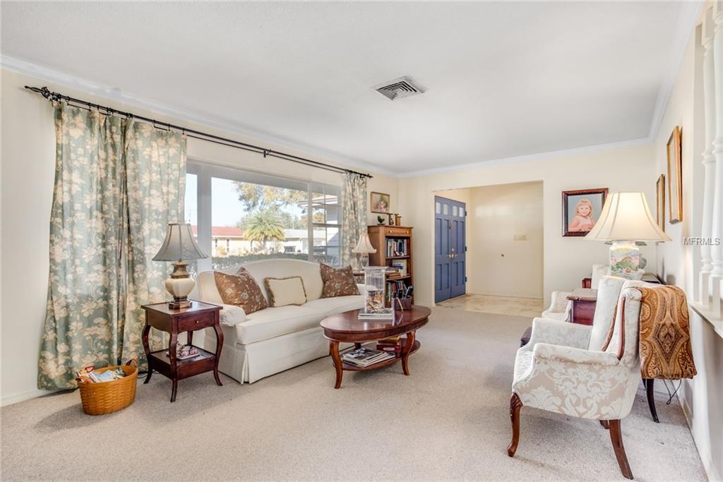 642 S RANGER BOULEVARD, WINTER PARK, Florida 32792, 4 Bedrooms Bedrooms, 10 Rooms Rooms,3 BathroomsBathrooms,Residential,For sale,RANGER,O5561435