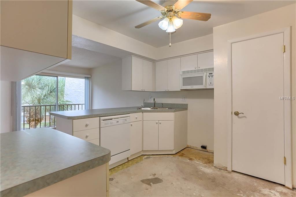 225 COUNTRY CLUB DRIVE, LARGO, Florida 33771, 2 Bedrooms Bedrooms, 7 Rooms Rooms,2 BathroomsBathrooms,Residential,For sale,COUNTRY CLUB,U7847465