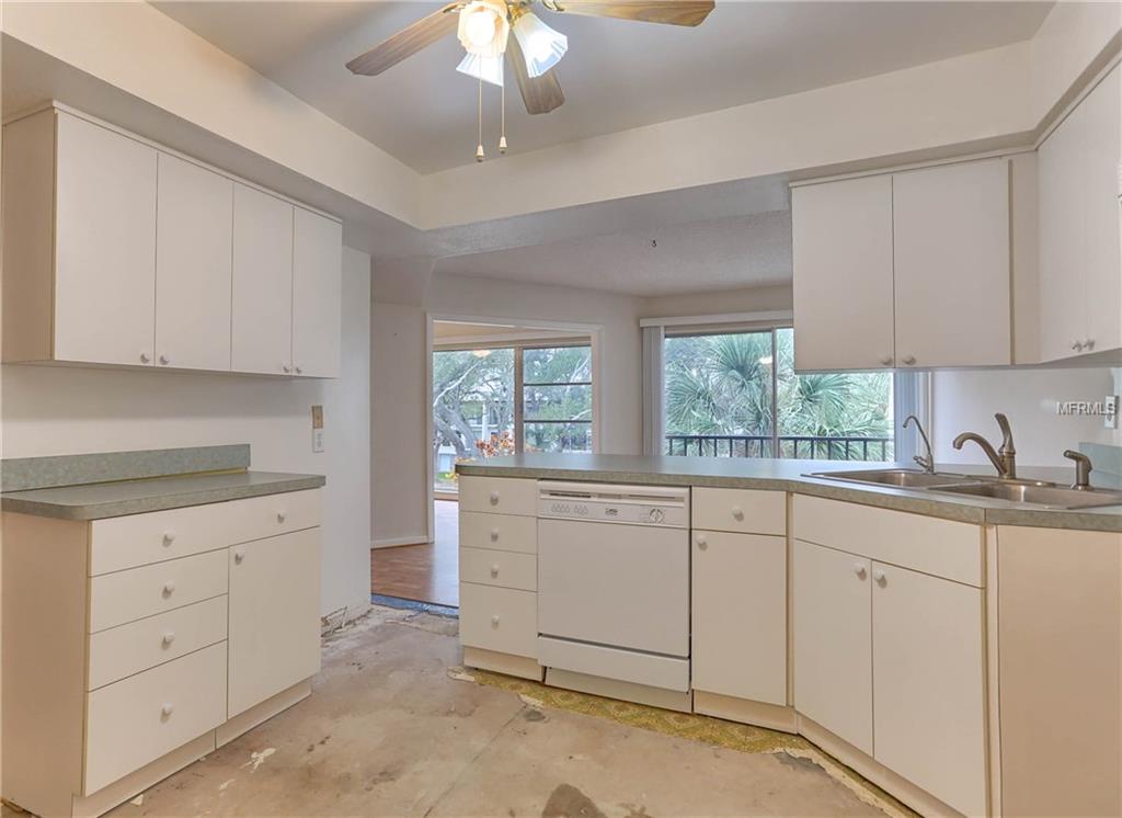 225 COUNTRY CLUB DRIVE, LARGO, Florida 33771, 2 Bedrooms Bedrooms, 7 Rooms Rooms,2 BathroomsBathrooms,Residential,For sale,COUNTRY CLUB,U7847465