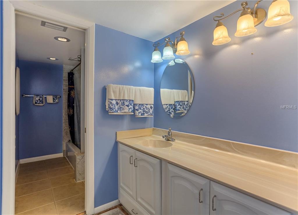 225 COUNTRY CLUB DRIVE, LARGO, Florida 33771, 2 Bedrooms Bedrooms, 7 Rooms Rooms,2 BathroomsBathrooms,Residential,For sale,COUNTRY CLUB,U7847465