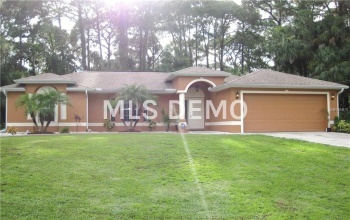 321 COLLINGSWOOD BOULEVARD, PORT CHARLOTTE, Florida 33954, 3 Bedrooms Bedrooms, 8 Rooms Rooms,2 BathroomsBathrooms,Residential,For sale,COLLINGSWOOD,C7242446