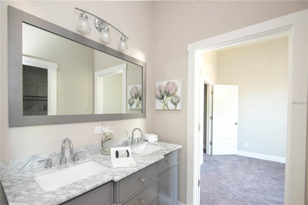 4035 4TH AVENUE N, ST PETERSBURG, Florida 33713, 4 Bedrooms Bedrooms, 10 Rooms Rooms,2 BathroomsBathrooms,Residential,For sale,4TH,T2920705