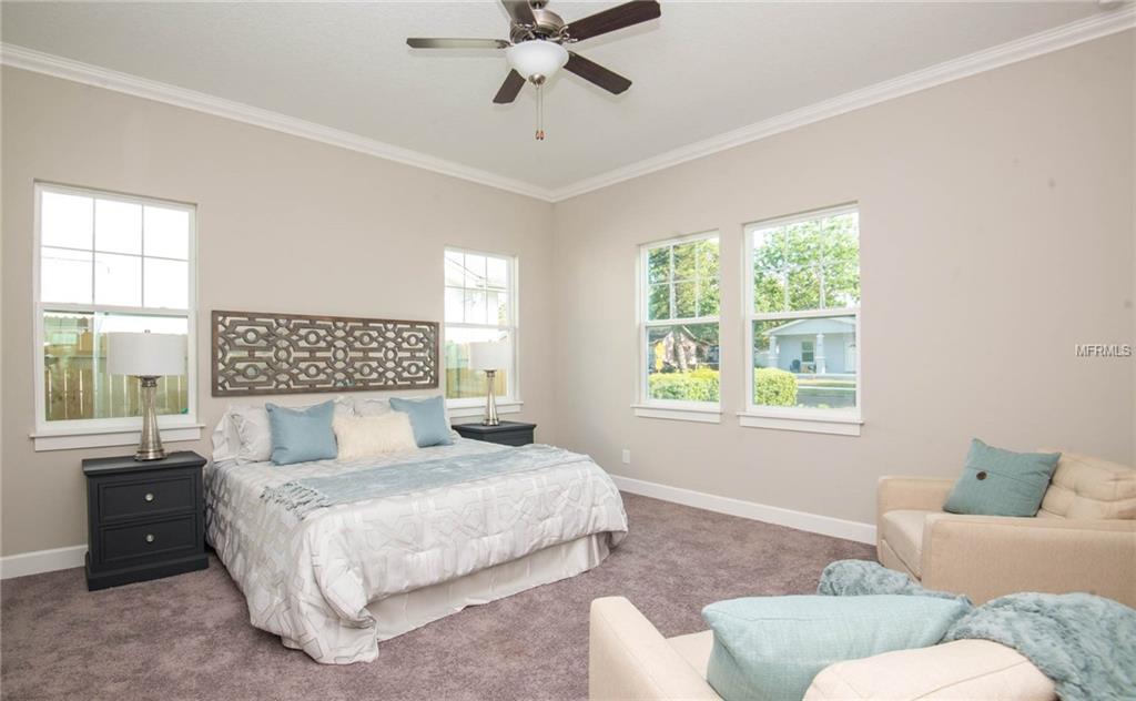 4035 4TH AVENUE N, ST PETERSBURG, Florida 33713, 4 Bedrooms Bedrooms, 10 Rooms Rooms,2 BathroomsBathrooms,Residential,For sale,4TH,T2920705