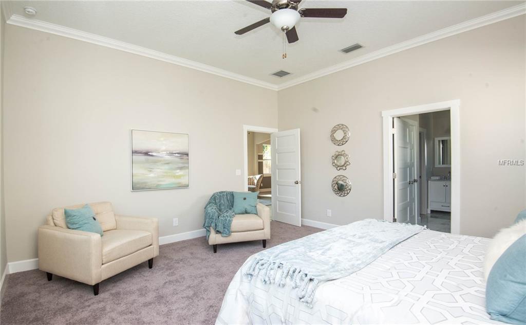 4035 4TH AVENUE N, ST PETERSBURG, Florida 33713, 4 Bedrooms Bedrooms, 10 Rooms Rooms,2 BathroomsBathrooms,Residential,For sale,4TH,T2920705