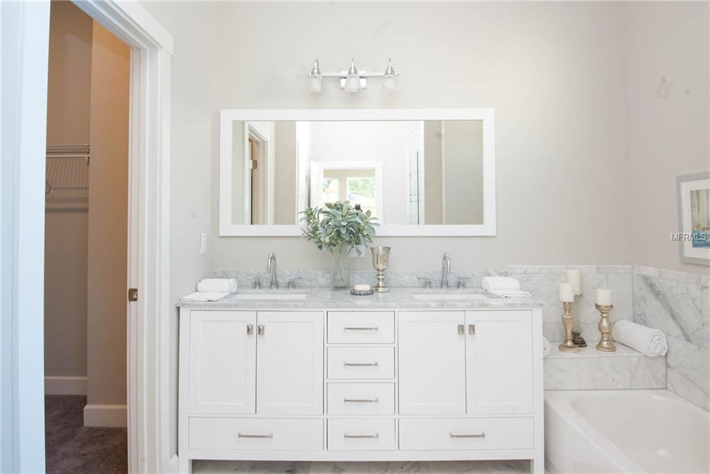 4035 4TH AVENUE N, ST PETERSBURG, Florida 33713, 4 Bedrooms Bedrooms, 10 Rooms Rooms,2 BathroomsBathrooms,Residential,For sale,4TH,T2920705