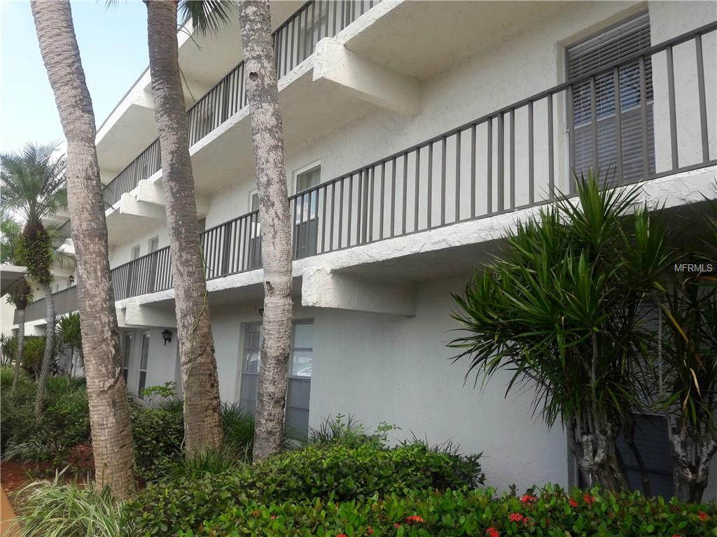 225 COUNTRY CLUB DRIVE, LARGO, Florida 33771, 2 Bedrooms Bedrooms, 6 Rooms Rooms,2 BathroomsBathrooms,Residential,For sale,COUNTRY CLUB,U7843345