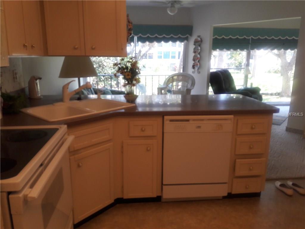 225 COUNTRY CLUB DRIVE, LARGO, Florida 33771, 2 Bedrooms Bedrooms, 6 Rooms Rooms,2 BathroomsBathrooms,Residential,For sale,COUNTRY CLUB,U7843345