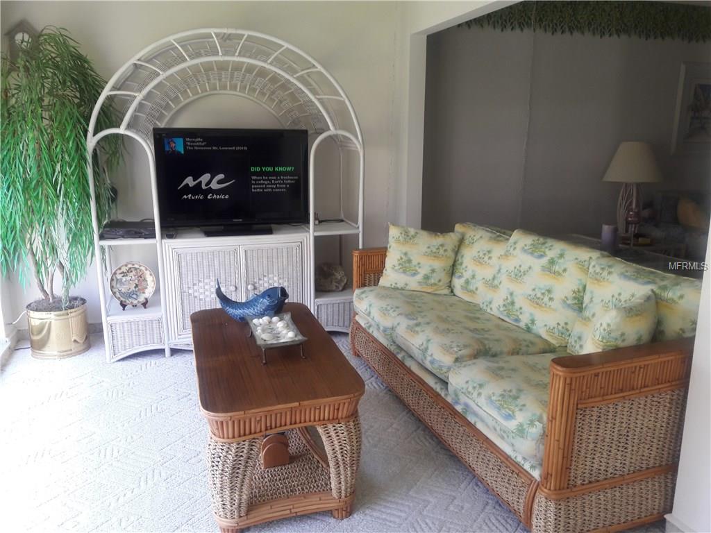 225 COUNTRY CLUB DRIVE, LARGO, Florida 33771, 2 Bedrooms Bedrooms, 6 Rooms Rooms,2 BathroomsBathrooms,Residential,For sale,COUNTRY CLUB,U7843345