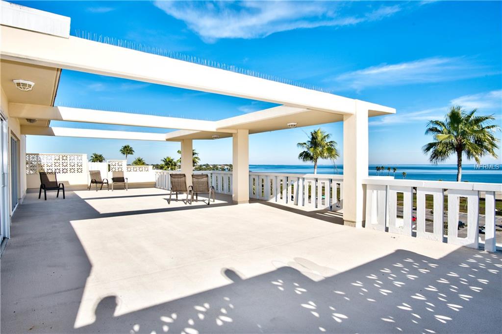 1200 N SHORE DRIVE NE, ST PETERSBURG, Florida 33701, 1 Bedroom Bedrooms, 5 Rooms Rooms,1 BathroomBathrooms,Residential,For sale,SHORE,T2924793