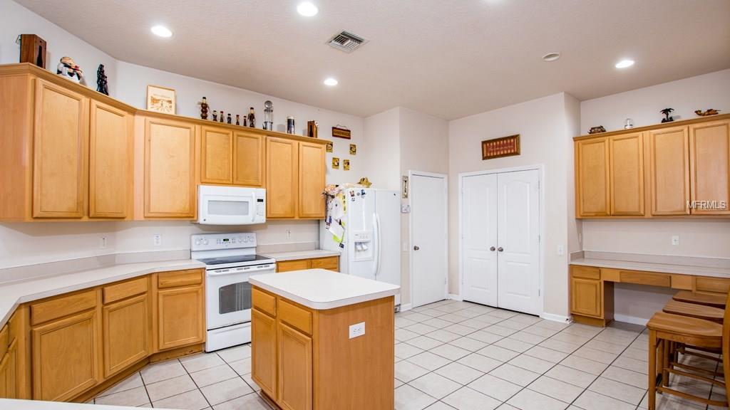 1910 HEARTLAND CIRCLE, VALRICO, Florida 33594, 4 Bedrooms Bedrooms, 8 Rooms Rooms,2 BathroomsBathrooms,Residential,For sale,HEARTLAND,T2925607