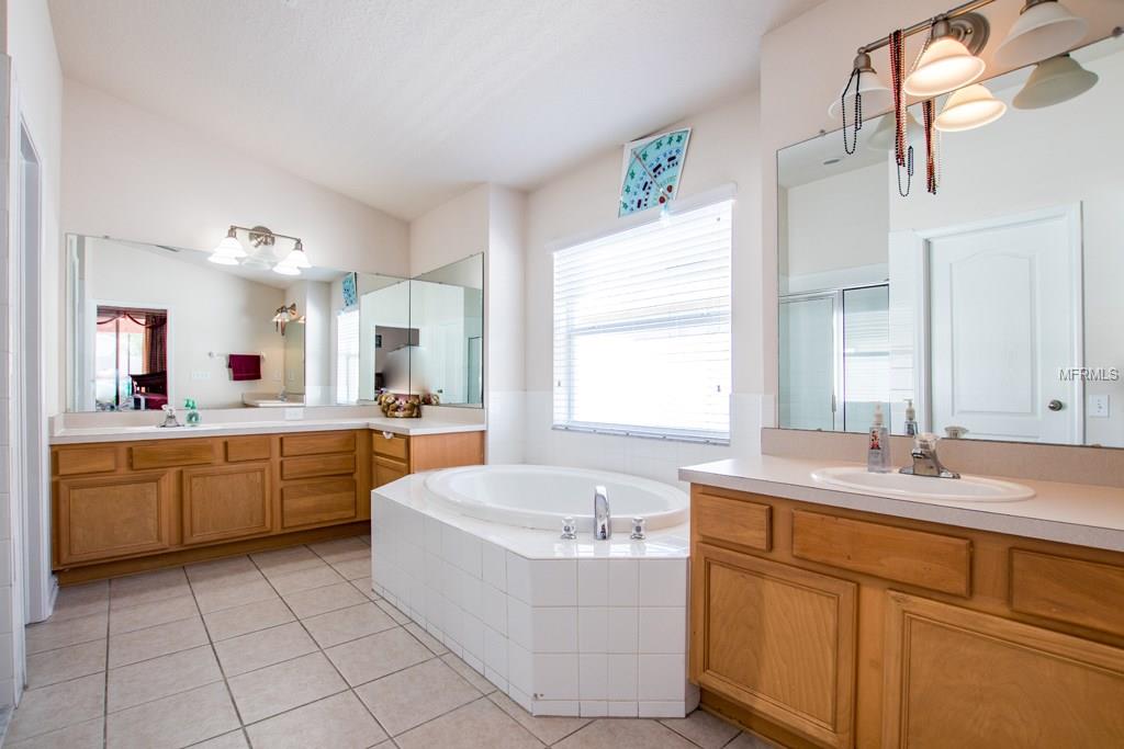 1910 HEARTLAND CIRCLE, VALRICO, Florida 33594, 4 Bedrooms Bedrooms, 8 Rooms Rooms,2 BathroomsBathrooms,Residential,For sale,HEARTLAND,T2925607