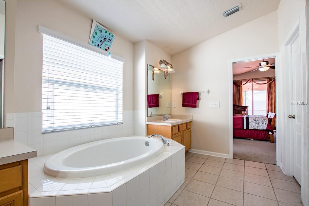 1910 HEARTLAND CIRCLE, VALRICO, Florida 33594, 4 Bedrooms Bedrooms, 8 Rooms Rooms,2 BathroomsBathrooms,Residential,For sale,HEARTLAND,T2925607