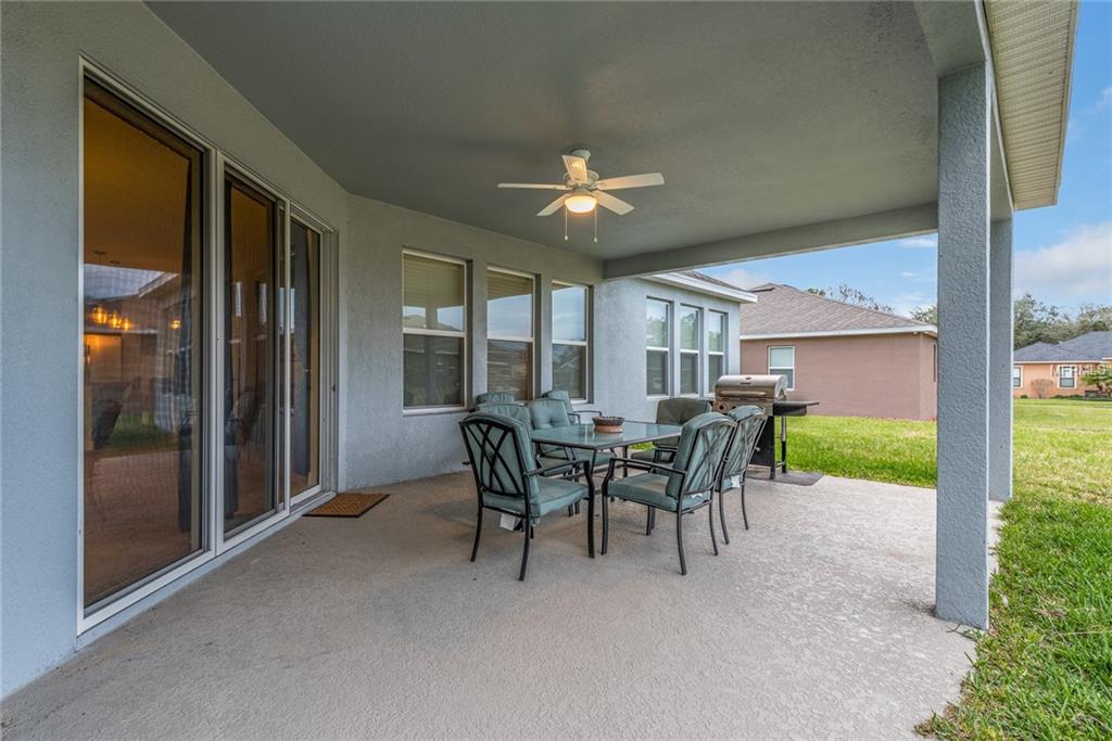 1039 LENA RUN COURT, WINTER HAVEN, Florida 33880, 4 Bedrooms Bedrooms, 8 Rooms Rooms,3 BathroomsBathrooms,Residential,For sale,LENA RUN,L4725494