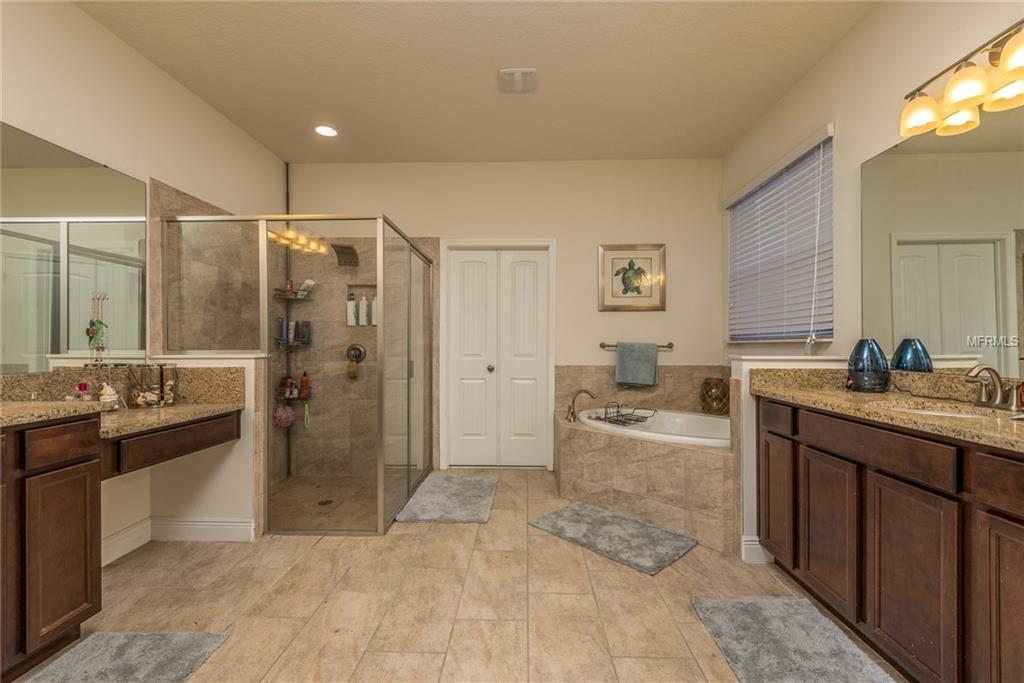 1039 LENA RUN COURT, WINTER HAVEN, Florida 33880, 4 Bedrooms Bedrooms, 8 Rooms Rooms,3 BathroomsBathrooms,Residential,For sale,LENA RUN,L4725494