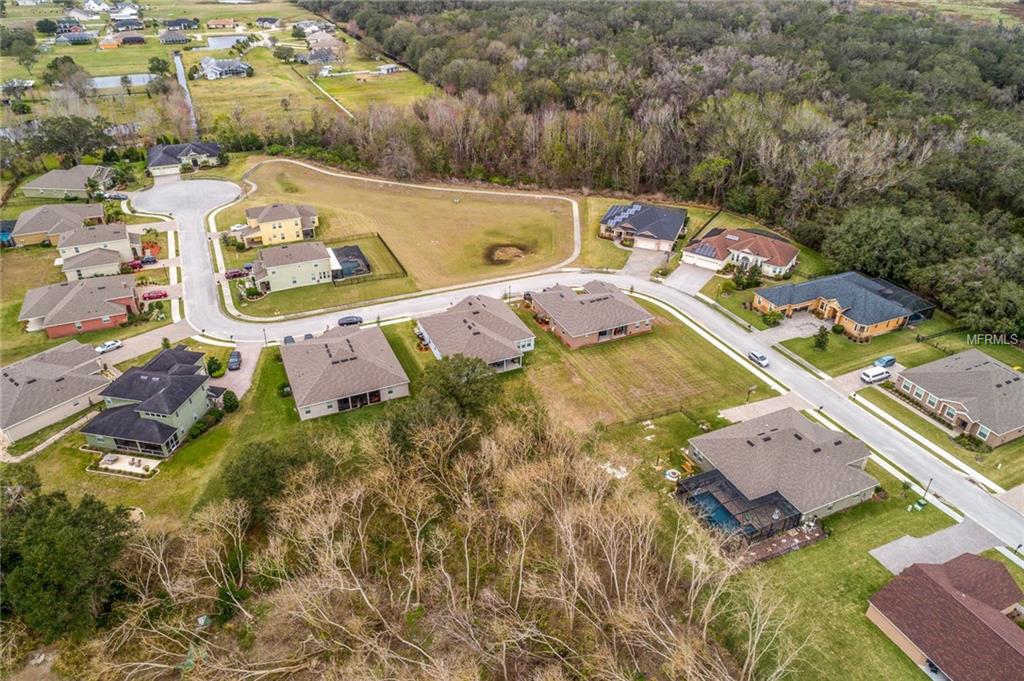 1039 LENA RUN COURT, WINTER HAVEN, Florida 33880, 4 Bedrooms Bedrooms, 8 Rooms Rooms,3 BathroomsBathrooms,Residential,For sale,LENA RUN,L4725494