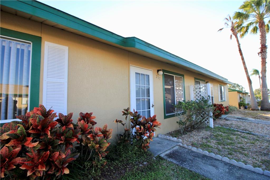257 WINTER RIDGE BOULEVARD, WINTER HAVEN, Florida 33881, 2 Bedrooms Bedrooms, 4 Rooms Rooms,2 BathroomsBathrooms,Residential,For sale,WINTER RIDGE,P4718545