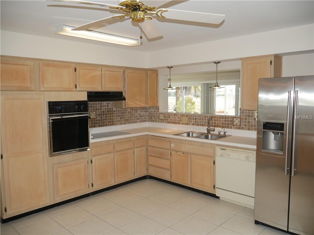 802 LA JOLLA AVENUE, SUN CITY CENTER, Florida 33573, 3 Bedrooms Bedrooms, 11 Rooms Rooms,2 BathroomsBathrooms,Residential,For sale,LA JOLLA,T2926689