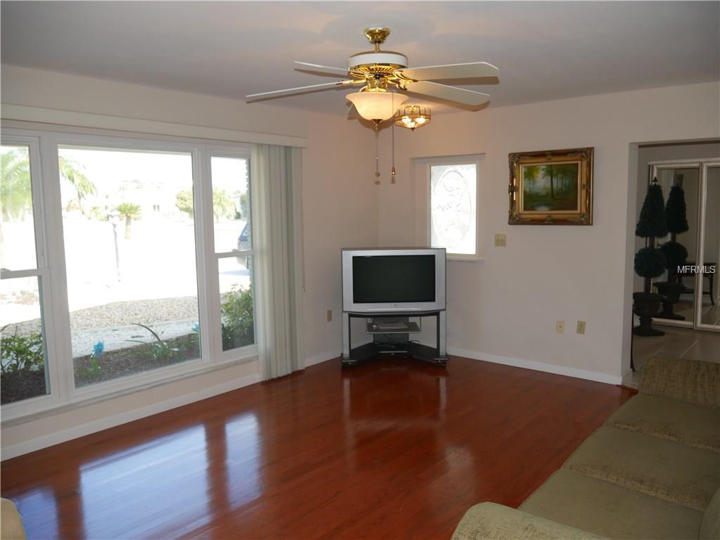 802 LA JOLLA AVENUE, SUN CITY CENTER, Florida 33573, 3 Bedrooms Bedrooms, 11 Rooms Rooms,2 BathroomsBathrooms,Residential,For sale,LA JOLLA,T2926689