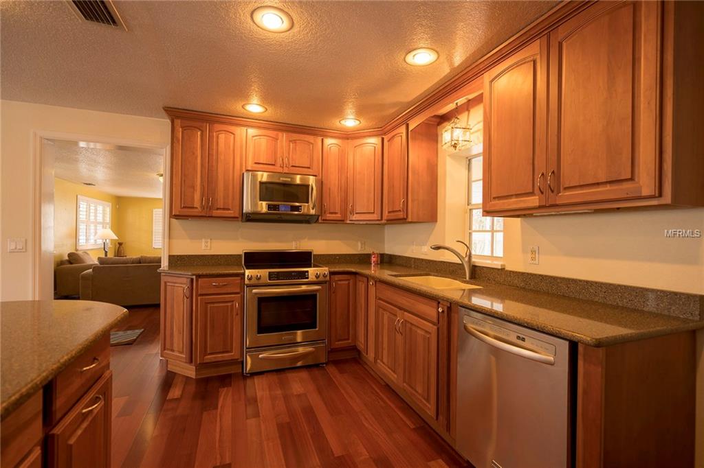 1325 SUNNYSIDE DRIVE, WINTER PARK, Florida 32789, 3 Bedrooms Bedrooms, 4 Rooms Rooms,3 BathroomsBathrooms,Residential,For sale,SUNNYSIDE,O5561185