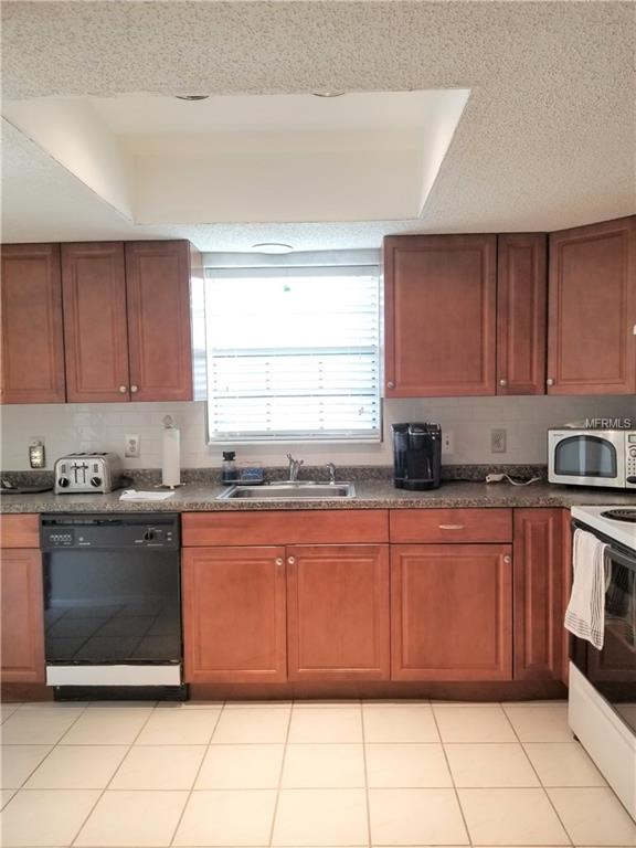 3411 SUNRISE VILLAS COURT S, TAMPA, Florida 33614, 2 Bedrooms Bedrooms, 5 Rooms Rooms,1 BathroomBathrooms,Residential,For sale,SUNRISE VILLAS,T2928032