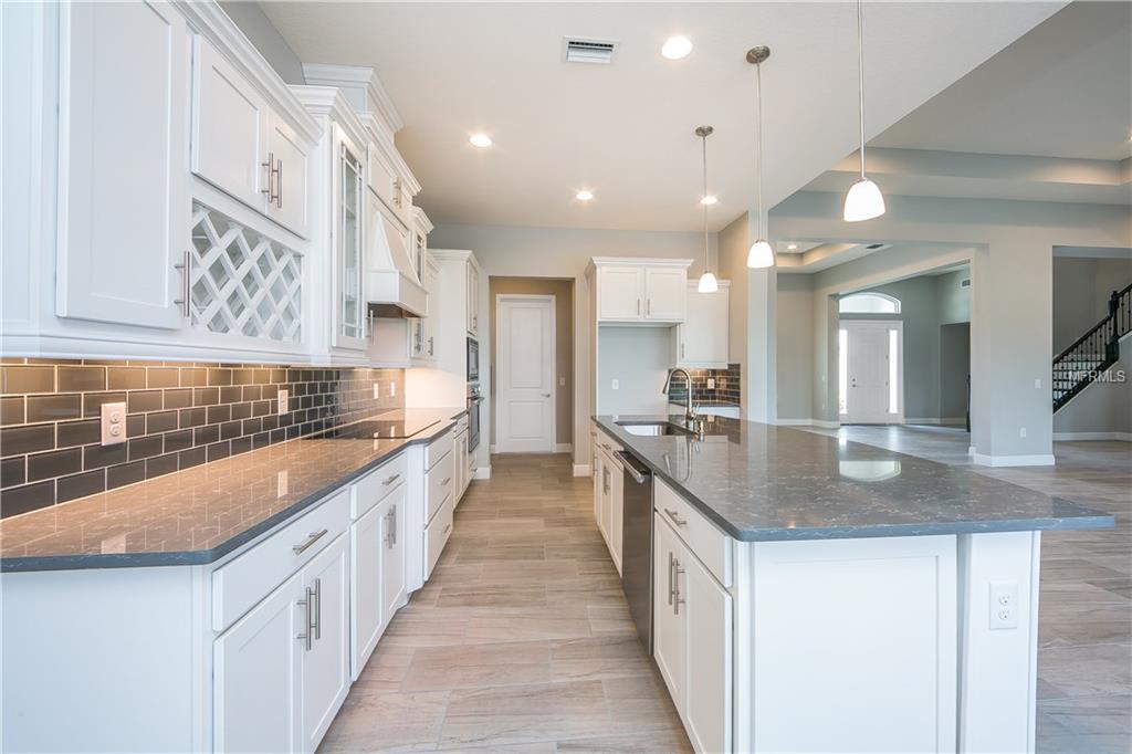 4714 VASCA DRIVE, SARASOTA, Florida 34240, 4 Bedrooms Bedrooms, 10 Rooms Rooms,4 BathroomsBathrooms,Residential,For sale,VASCA,T2918672
