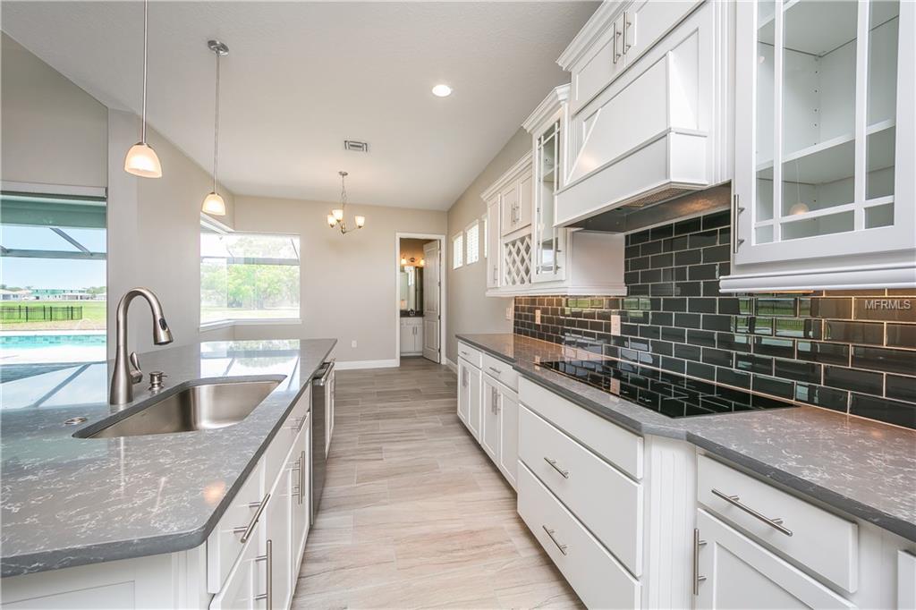 4714 VASCA DRIVE, SARASOTA, Florida 34240, 4 Bedrooms Bedrooms, 10 Rooms Rooms,4 BathroomsBathrooms,Residential,For sale,VASCA,T2918672