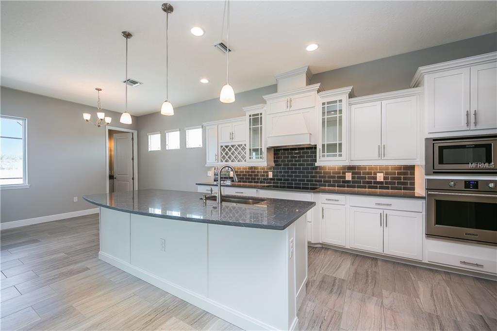 4714 VASCA DRIVE, SARASOTA, Florida 34240, 4 Bedrooms Bedrooms, 10 Rooms Rooms,4 BathroomsBathrooms,Residential,For sale,VASCA,T2918672