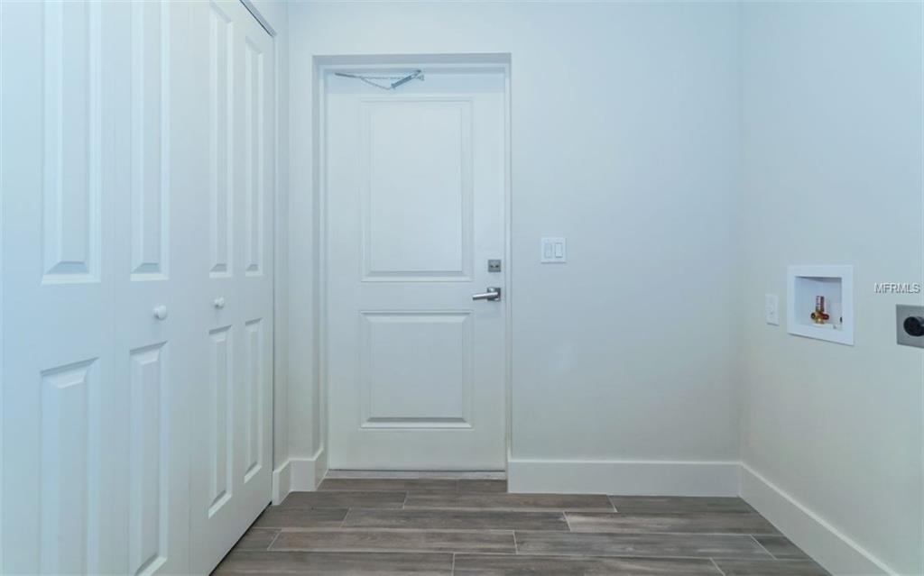 6030 CARLTON AVENUE, SARASOTA, Florida 34231, 3 Bedrooms Bedrooms, 6 Rooms Rooms,2 BathroomsBathrooms,Residential,For sale,CARLTON,A4206683