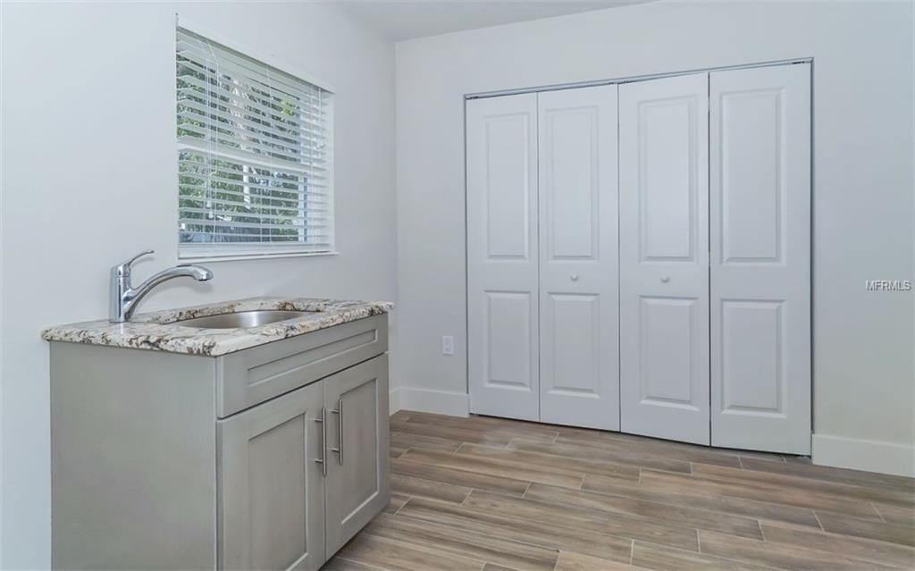 6030 CARLTON AVENUE, SARASOTA, Florida 34231, 3 Bedrooms Bedrooms, 6 Rooms Rooms,2 BathroomsBathrooms,Residential,For sale,CARLTON,A4206683