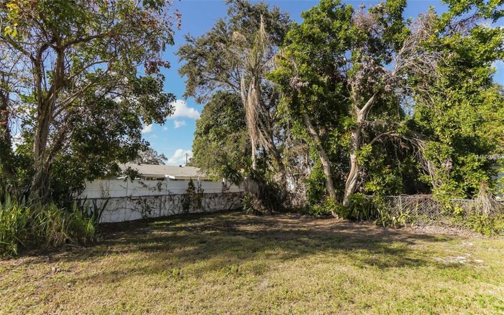 6030 CARLTON AVENUE, SARASOTA, Florida 34231, 3 Bedrooms Bedrooms, 6 Rooms Rooms,2 BathroomsBathrooms,Residential,For sale,CARLTON,A4206683